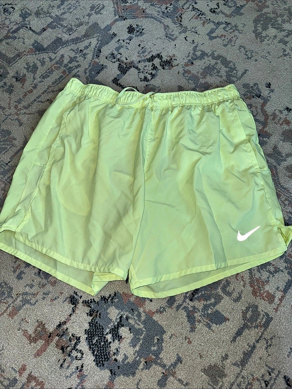Nike Dri-FIT Athletic Shorts in Green Size Large